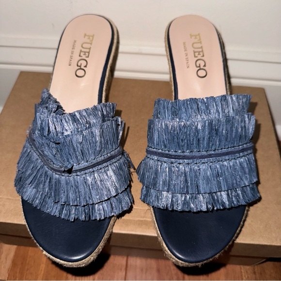 NIB Fuego Brenda Navy Raffia Fringe Espadrille Wedges - Picture 2 of 11